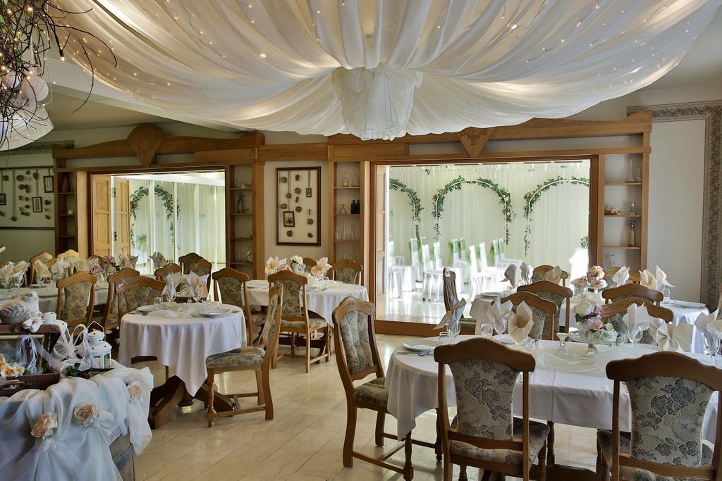 Hotel Rittinger Bonyhád Buitenkant foto