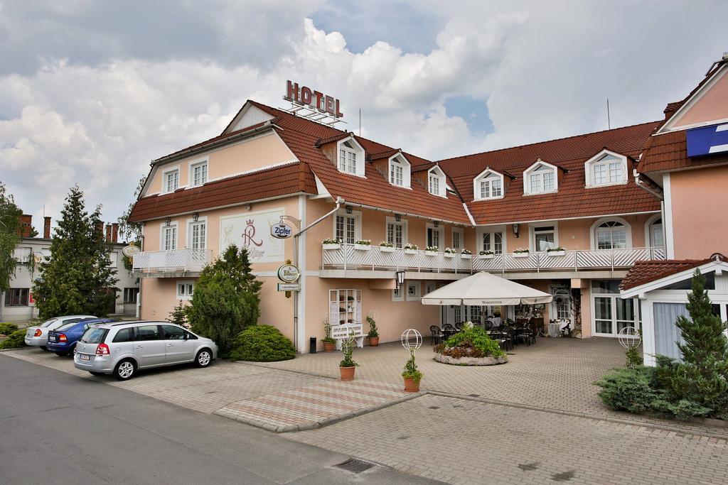 Hotel Rittinger Bonyhád Buitenkant foto