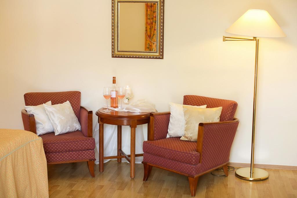 Hotel Rittinger Bonyhád Buitenkant foto
