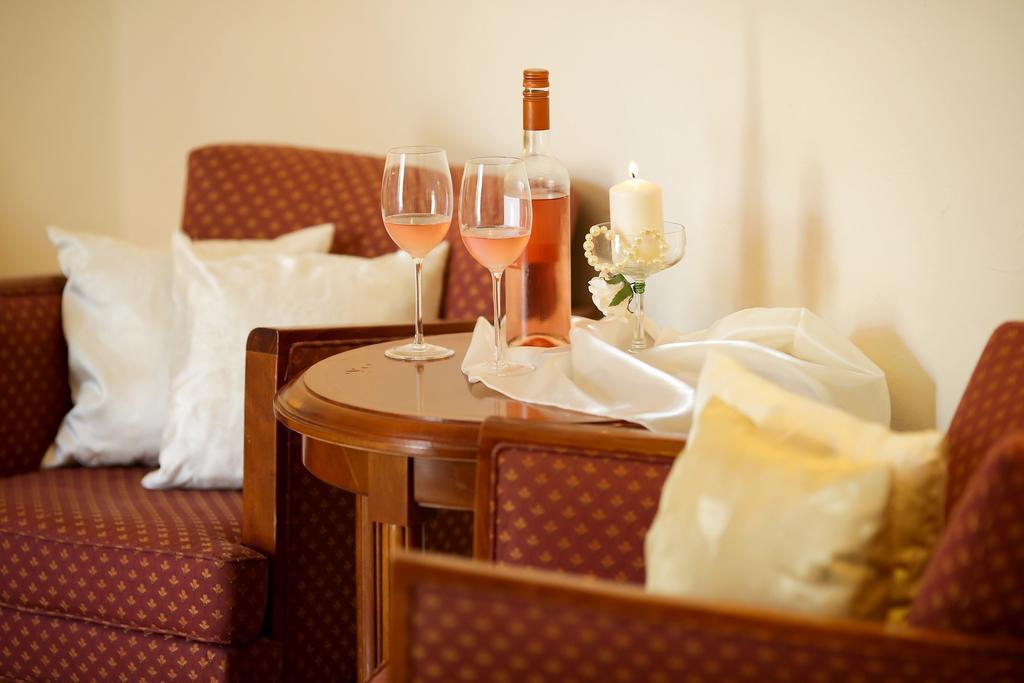 Hotel Rittinger Bonyhád Buitenkant foto