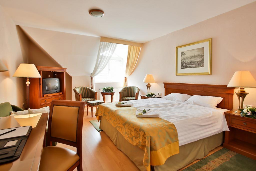 Hotel Rittinger Bonyhád Kamer foto