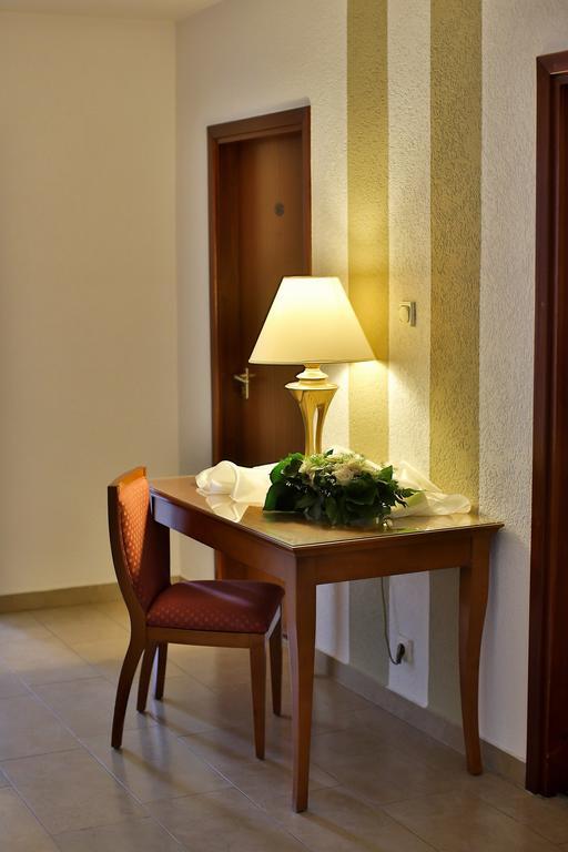Hotel Rittinger Bonyhád Buitenkant foto