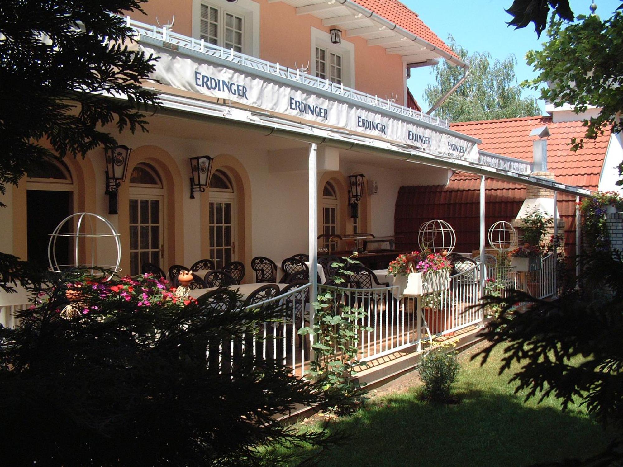Hotel Rittinger Bonyhád Buitenkant foto